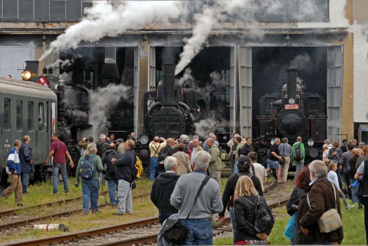 Strasshof an der Nordbahn Haus Polly 아파트 외부 사진